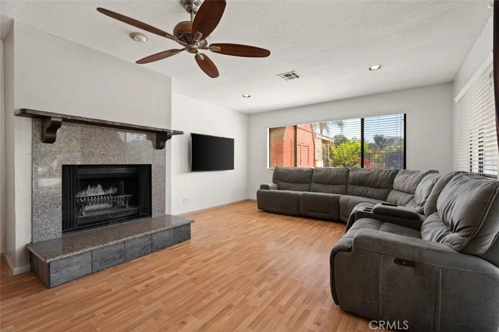 https://cdn.realtyfeed.com/cdn/127/306754250/efbe13dbc05780e7bafd93b266553034.webp