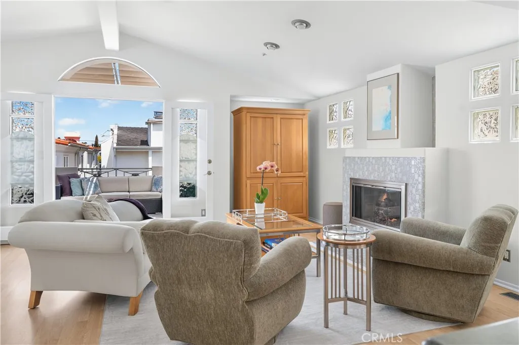440 Marine Place, Manhattan Beach, CA 90266 - Photo 5 of 30, Manhattan Beach, CA