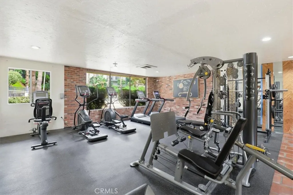 1517 E Garfield St, Glendale, CA 91205 - Photo 2 of 11, Glendale, CA