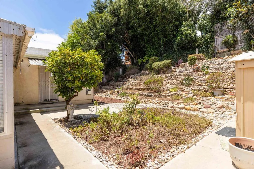 https://cdn.realtyfeed.com/cdn/127/306754322/160517a7858122afa118c48e8bfac319.webp