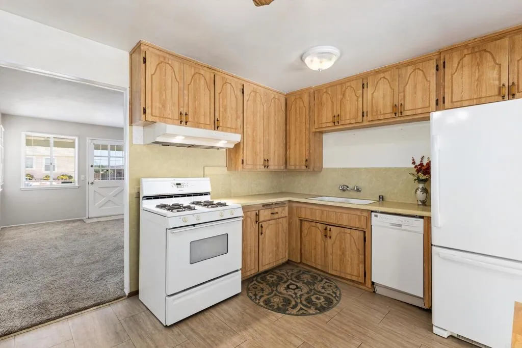 https://cdn.realtyfeed.com/cdn/127/306754322/d04542a18f8be926cccc3fc3e7c56435.webp