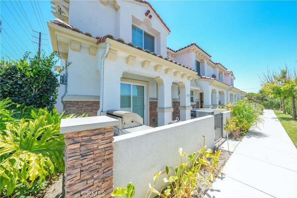 2728 W Ball Road, Anaheim, CA 92804 - Photo 4 of 30, Anaheim, CA