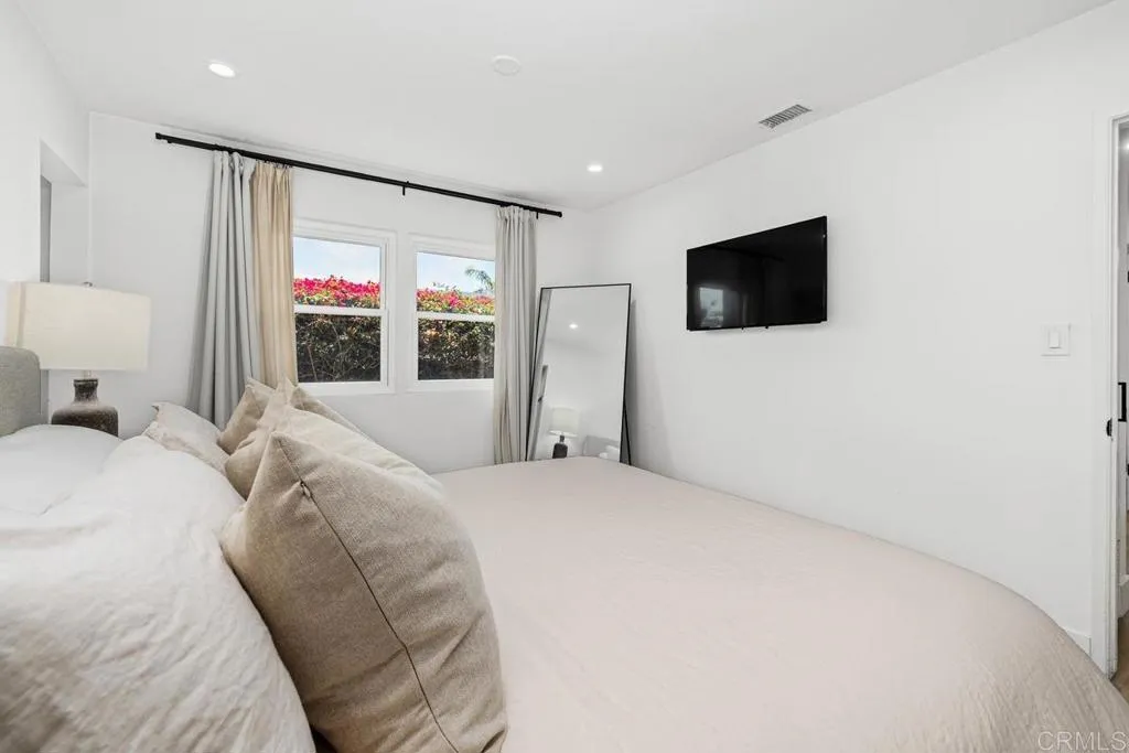 https://cdn.realtyfeed.com/cdn/127/306754362/502ea9086ff1aae65a7749130e6f88b9.webp