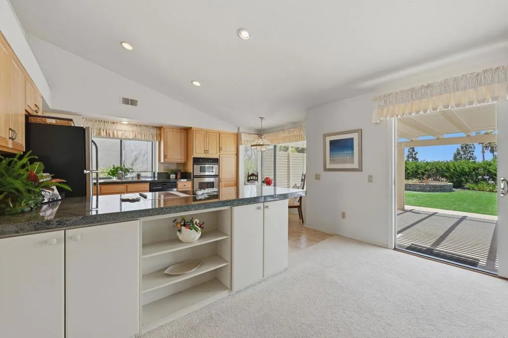 https://cdn.realtyfeed.com/cdn/127/306754371/301af8a96fd49cc75091653e6d860576.webp