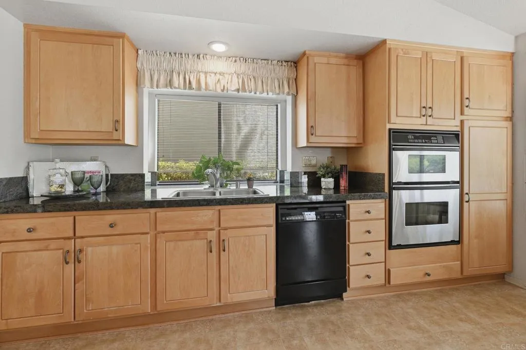 https://cdn.realtyfeed.com/cdn/127/306754371/aacb4b13c13d3a27acc87766407a416c.webp