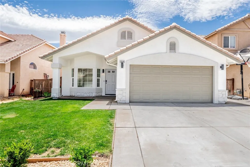 13645 Summit View Street, Hesperia, CA 92344 - Main photo, Hesperia, CA
