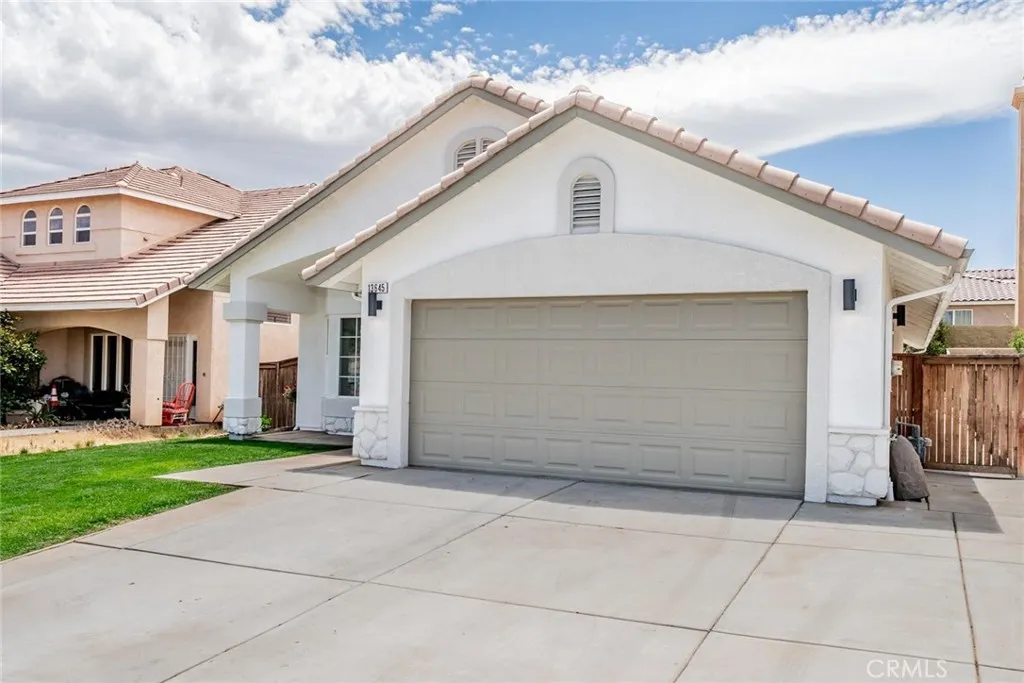 13645 Summit View Street, Hesperia, CA 92344 - Photo 2 of 33, Hesperia, CA