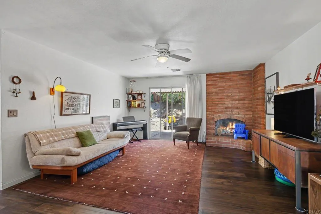 https://cdn.realtyfeed.com/cdn/127/306754413/5bcd7313520582bc44618c8dbbb8f30f.webp
