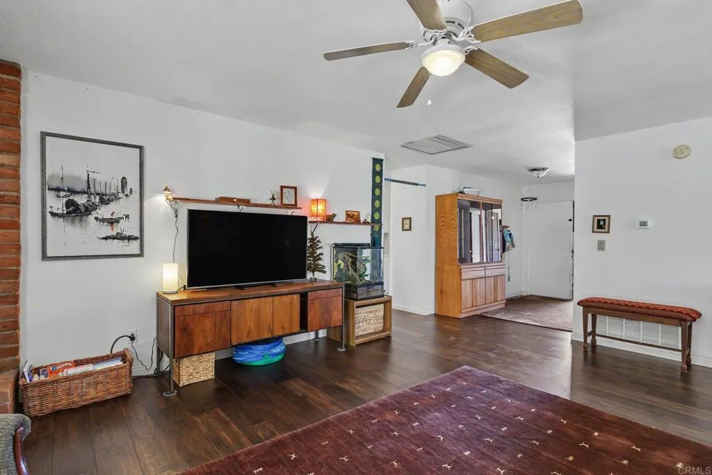 https://cdn.realtyfeed.com/cdn/127/306754413/a2cdfd9e569b0b19d33effd5a4112d14.webp