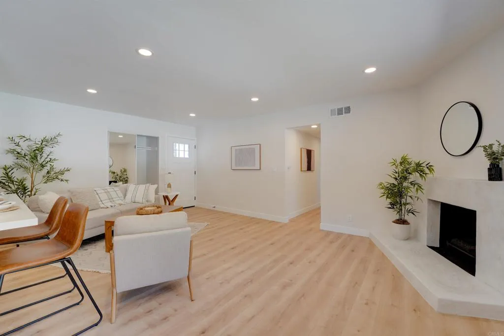 https://cdn.realtyfeed.com/cdn/127/306754414/2aca006521764f53104641ce4be72a4e.webp