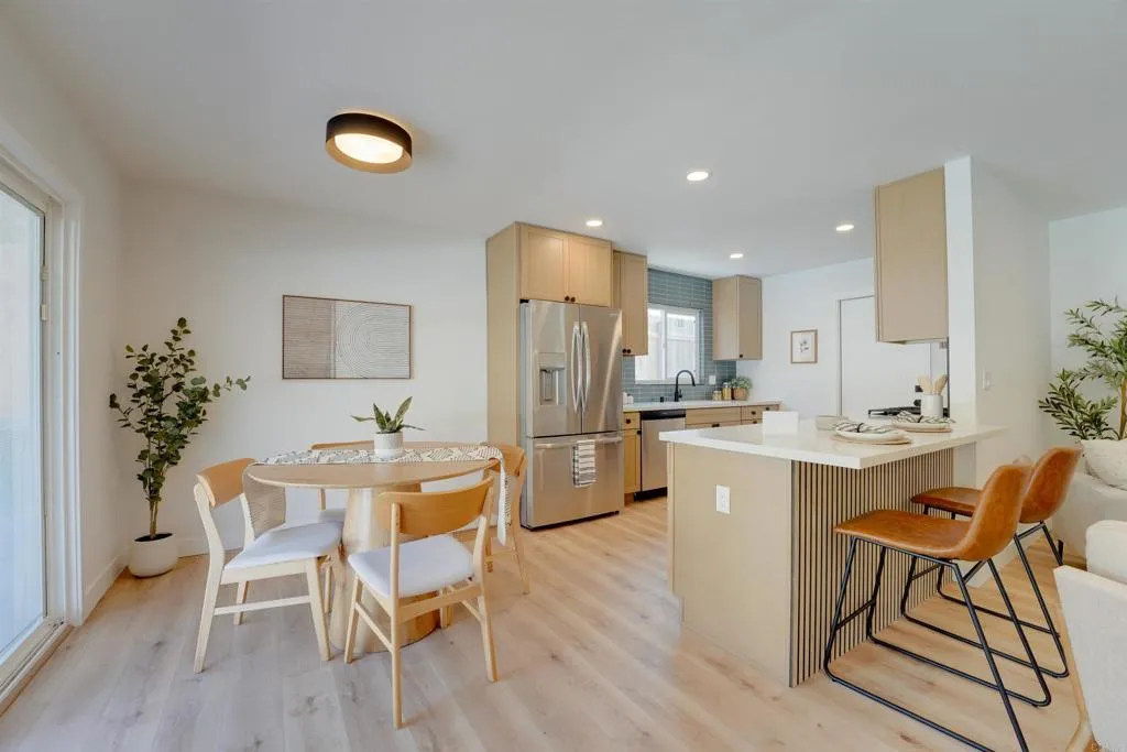 https://cdn.realtyfeed.com/cdn/127/306754414/9898b1d95f2ef13a8c7b109a854de3f2.webp