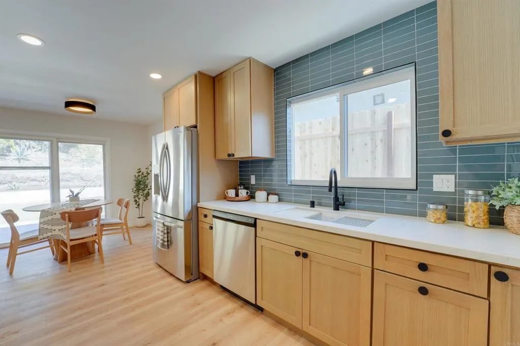 https://cdn.realtyfeed.com/cdn/127/306754414/b61183ebd4a49bf0b1f24b1595074b41.webp