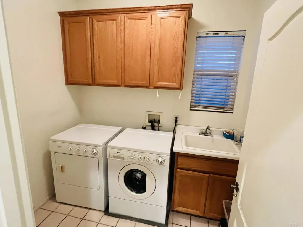 https://cdn.realtyfeed.com/cdn/127/306754420/6216664f094aec7c493c91bef65b440d.webp