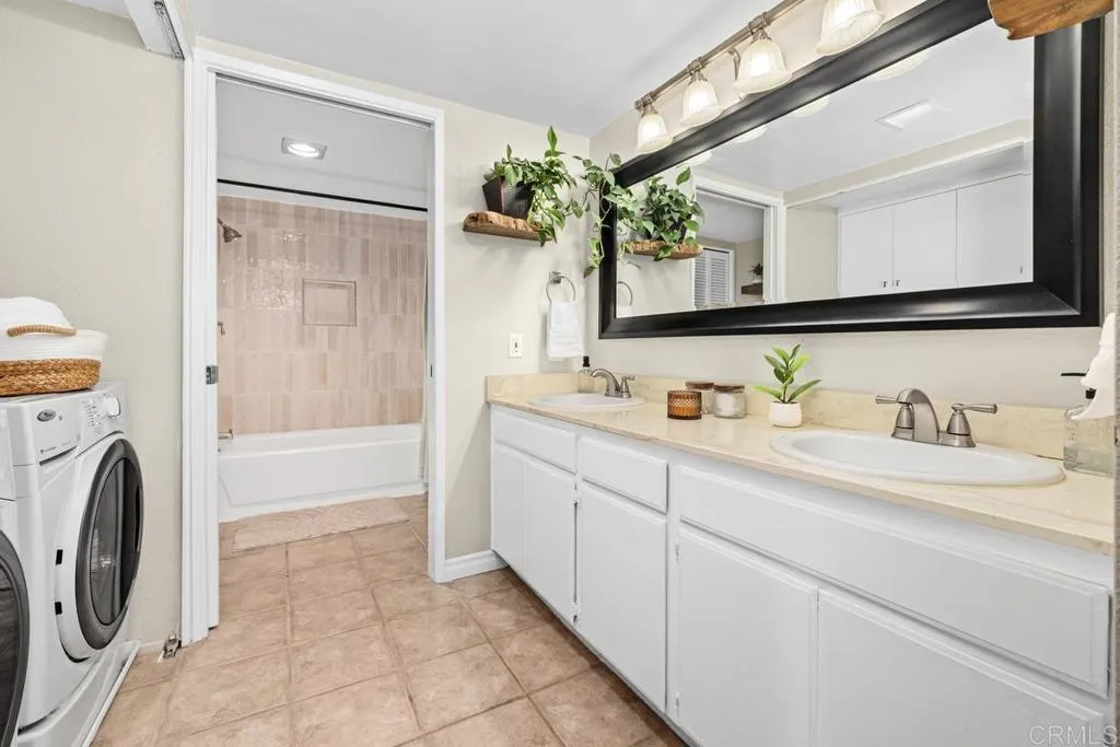 https://cdn.realtyfeed.com/cdn/127/306754425/a04a3bad58f9ff65e74acb9503fb2f81.webp