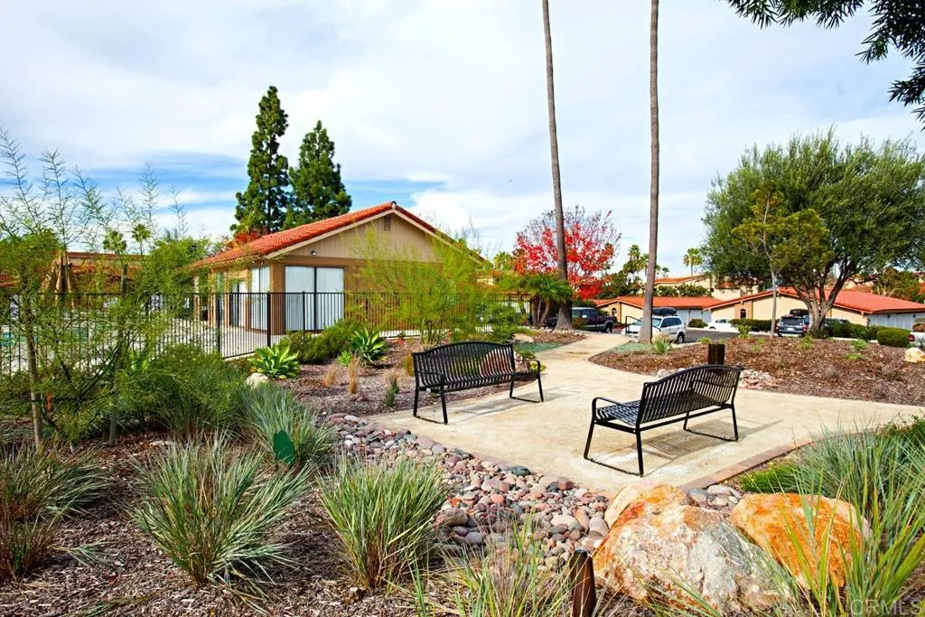 https://cdn.realtyfeed.com/cdn/127/306754425/b442bd7838ee2a1ab8da859670af4b65.webp