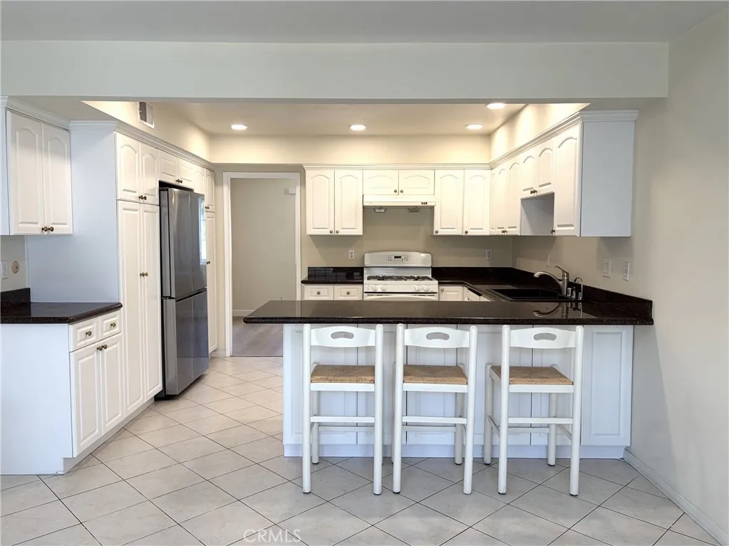 48 OAK TREE Lane, Irvine, CA - Photo 3 of 25, Irvine, CA