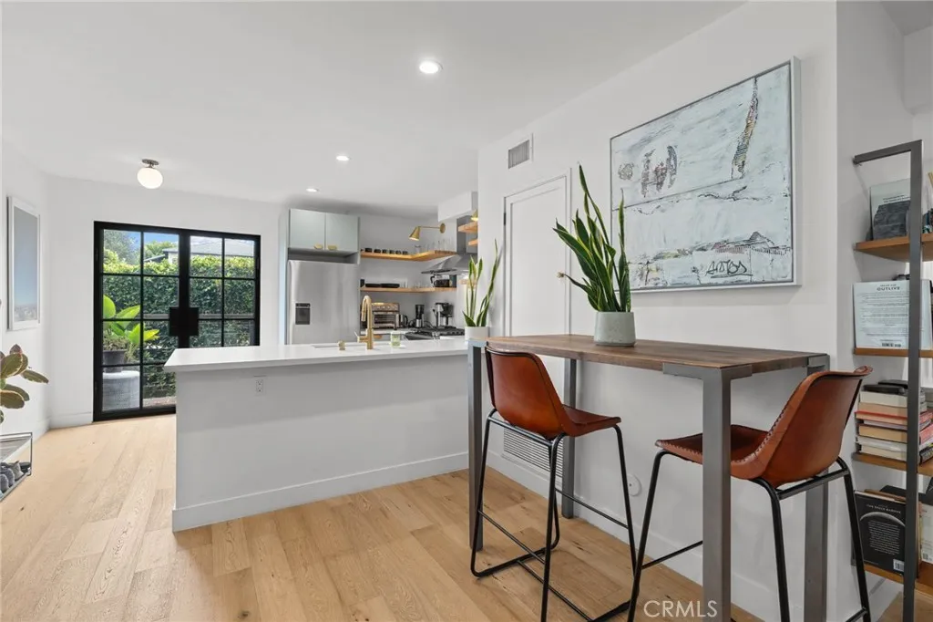 331 Brooks Avenue Unit 1, Venice, CA 90291 - Photo 4 of 39, Venice, CA