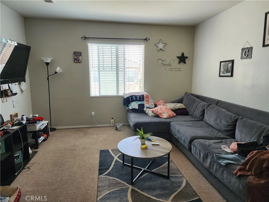 990 Whimbrel Way, Perris, CA 92571 - Photo 4 of 6, Perris, CA