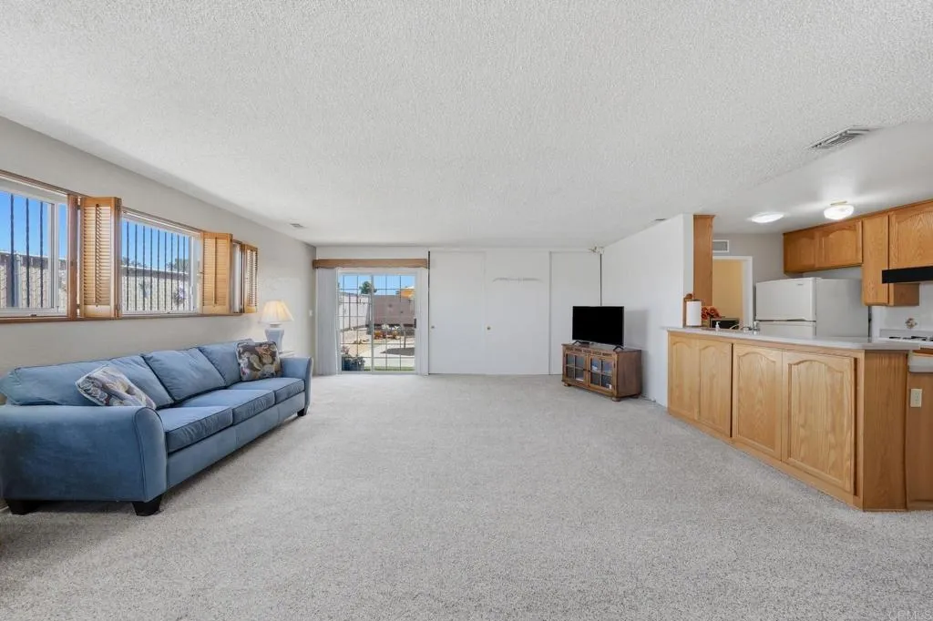 https://cdn.realtyfeed.com/cdn/127/306754466/9997e279f31bc3881859805db3c2e113.webp