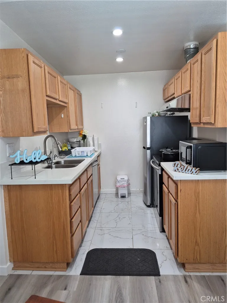 525 Ardmore Avenue, Los Angeles, CA - Photo 5 of 21, Los Angeles, CA