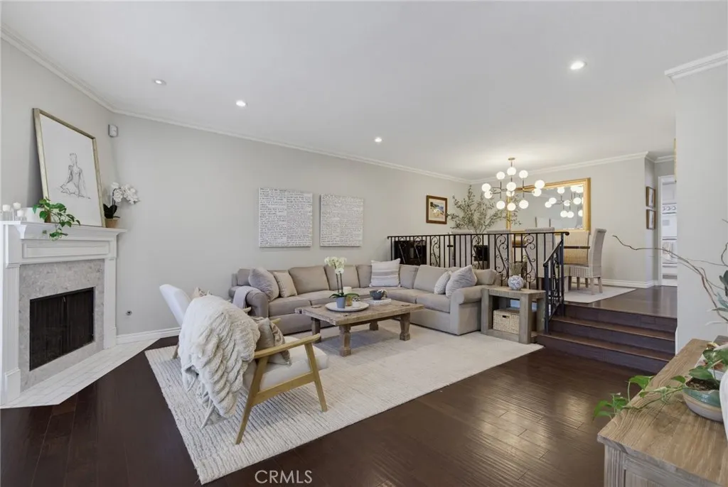 21901 Burbank, Woodland Hills, CA 91367 - Main photo, Woodland Hills, CA