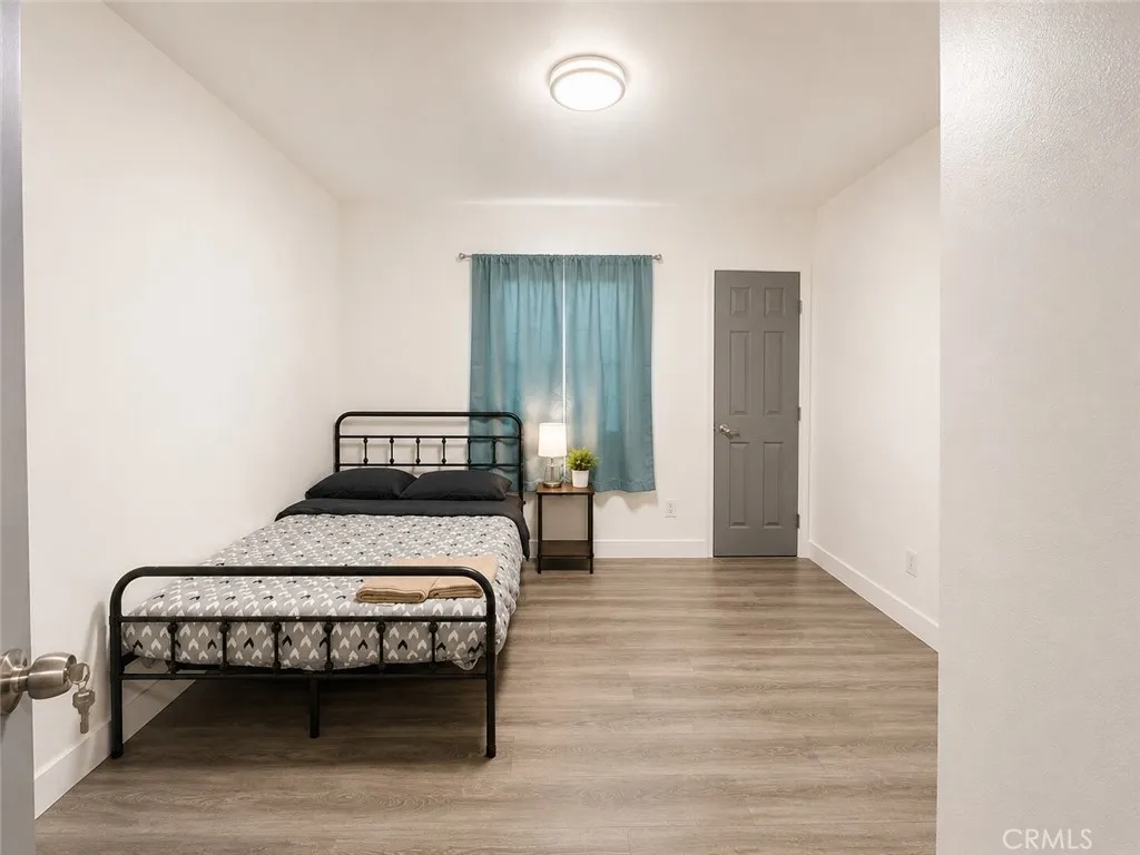 210 S Raitt, Santa Ana, CA 92703 - Photo 5 of 10, Santa Ana, CA