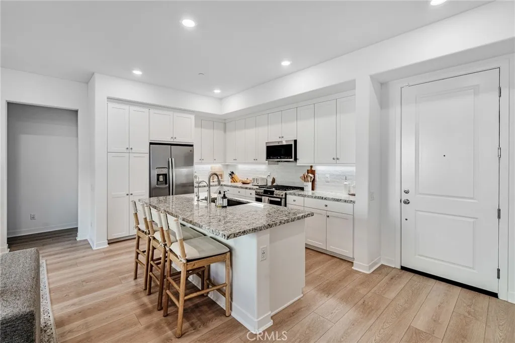 26958 Sandbar Willow Pl Unit 205, Valencia, CA 91381 - Photo 4 of 32, Valencia, CA