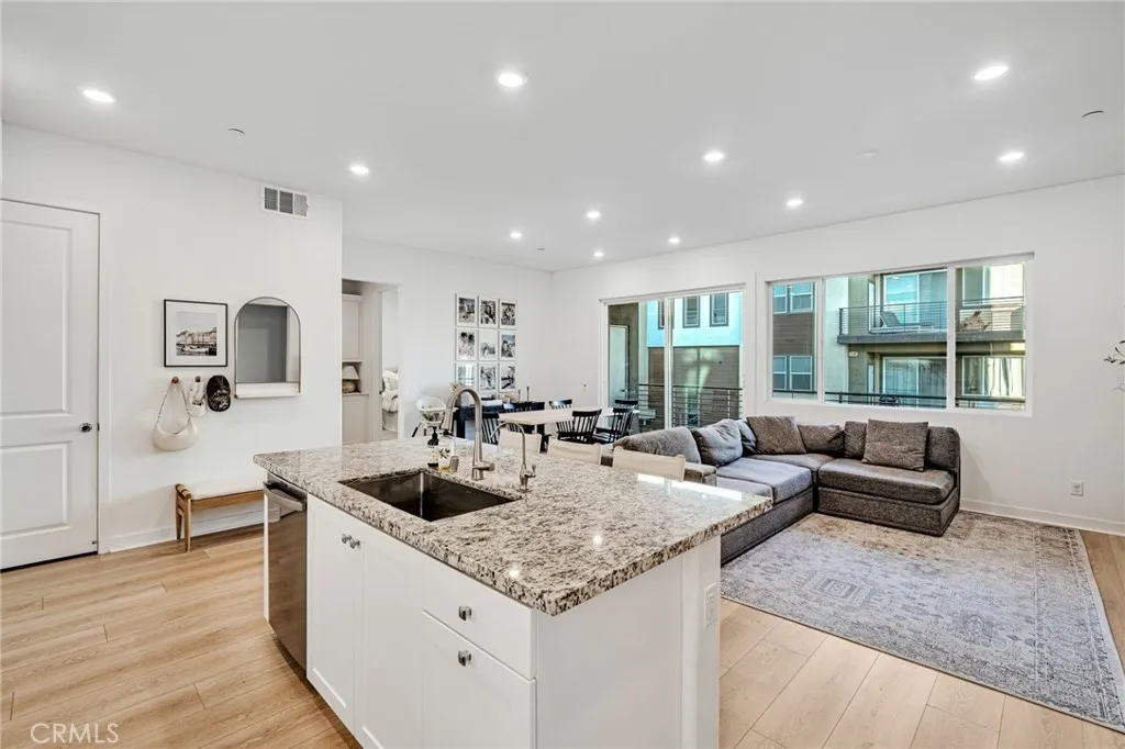 26958 Sandbar Willow Pl Unit 205, Valencia, CA 91381 - Photo 5 of 32, Valencia, CA