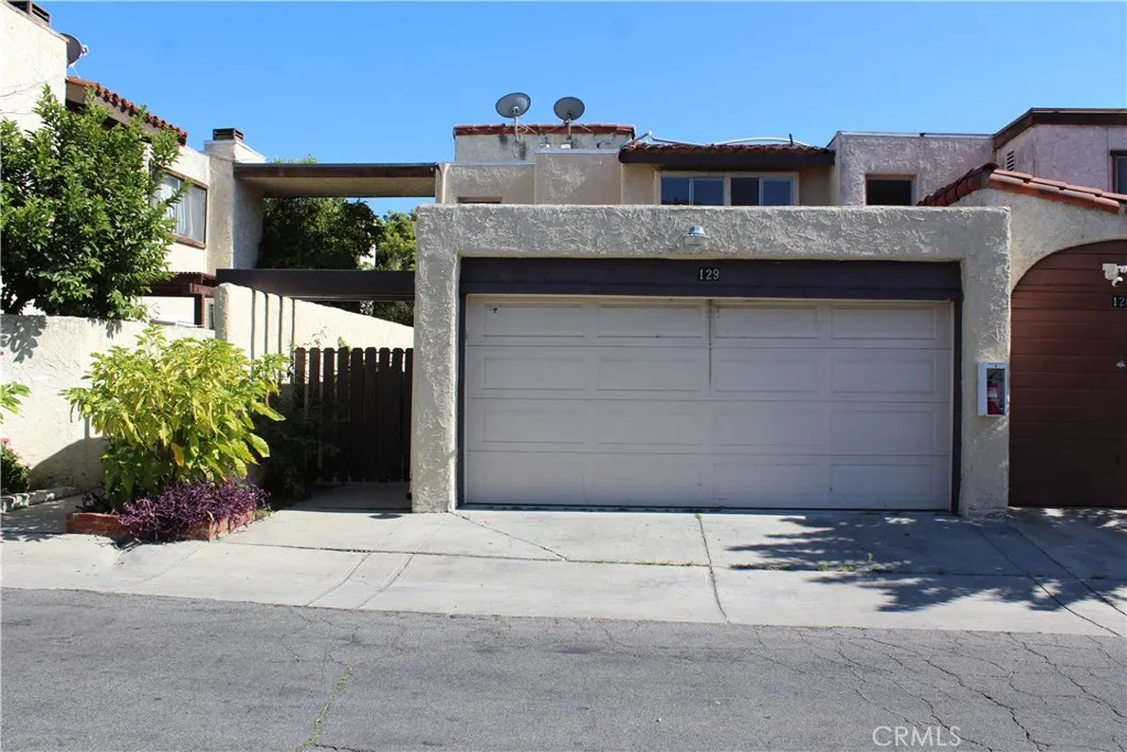 8800 Kester, Panorama City, CA 91402 - Main photo, Panorama City, CA