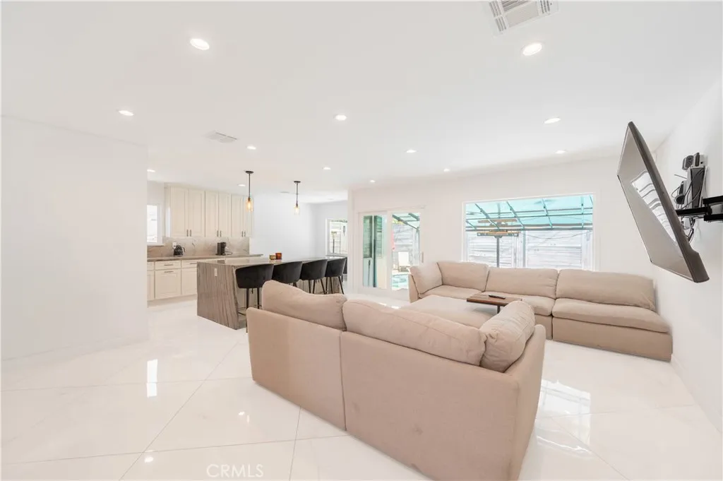 12521 Stagg Street, North Hollywood, CA 91605 - Photo 5 of 29, North Hollywood, CA