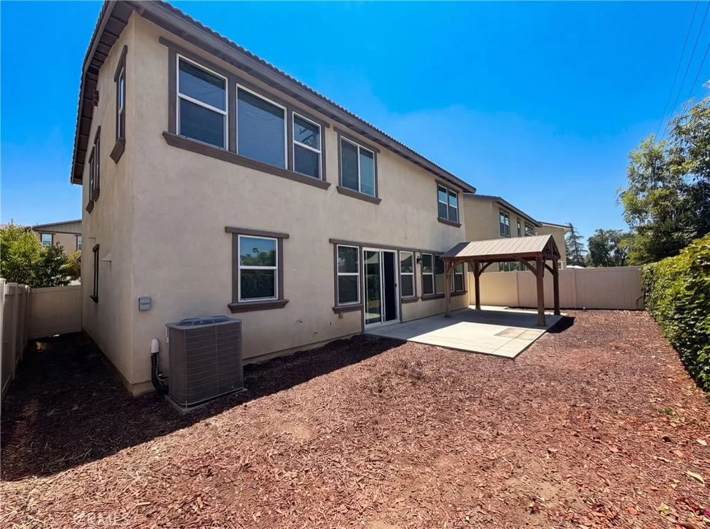 1182 Woodbury, Mentone, CA 92359 - Photo 5 of 22, Mentone, CA