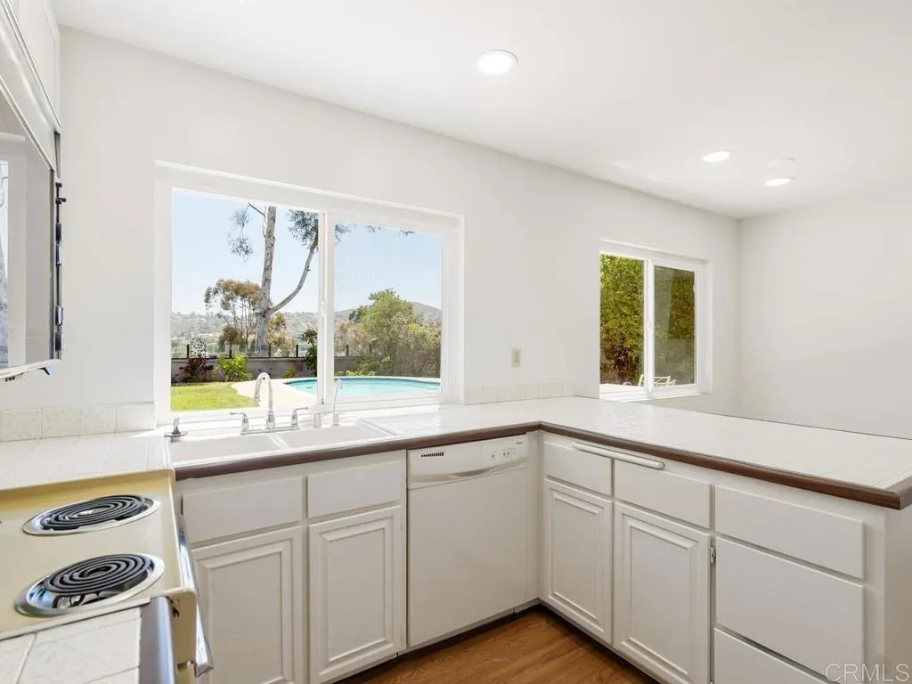 https://cdn.realtyfeed.com/cdn/127/306754577/4a5e0e3f1a4e76214d448664e7ad78c1.webp