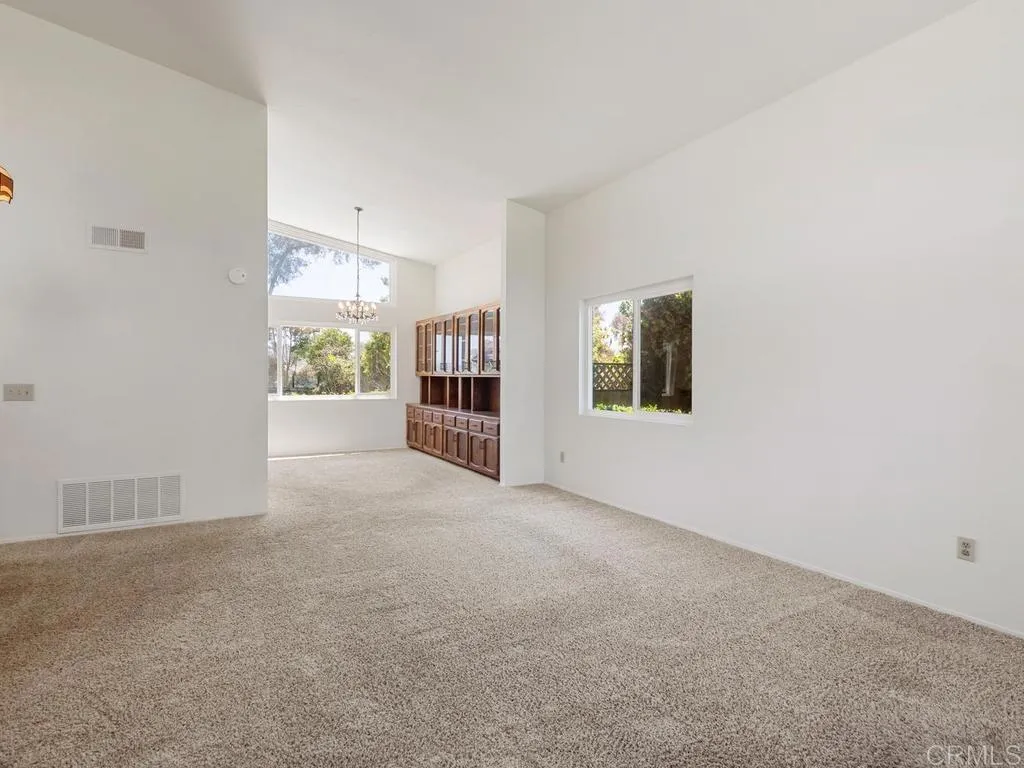 https://cdn.realtyfeed.com/cdn/127/306754577/80be395723550f497f954fc769f3be83.webp