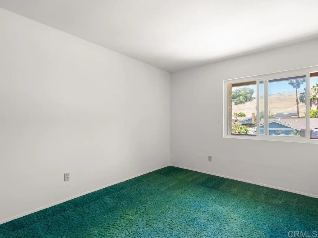 https://cdn.realtyfeed.com/cdn/127/306754577/efd9701d4c97948bb7e020b3b740d380.webp
