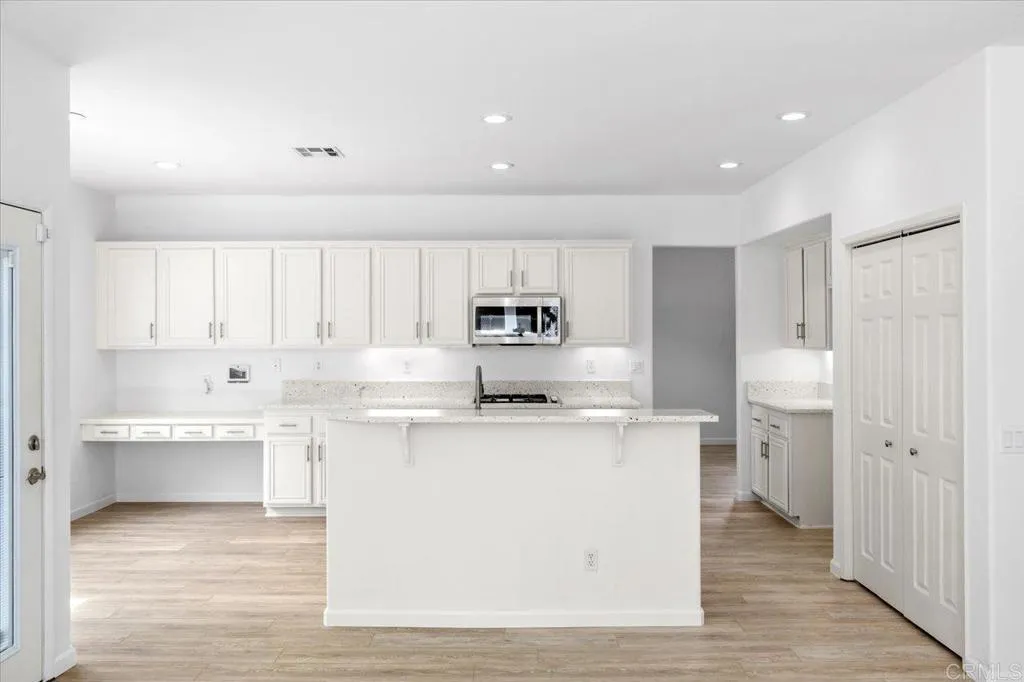 https://cdn.realtyfeed.com/cdn/127/306754587/31c200a761f628fd85da9a1e6b48ef88.webp