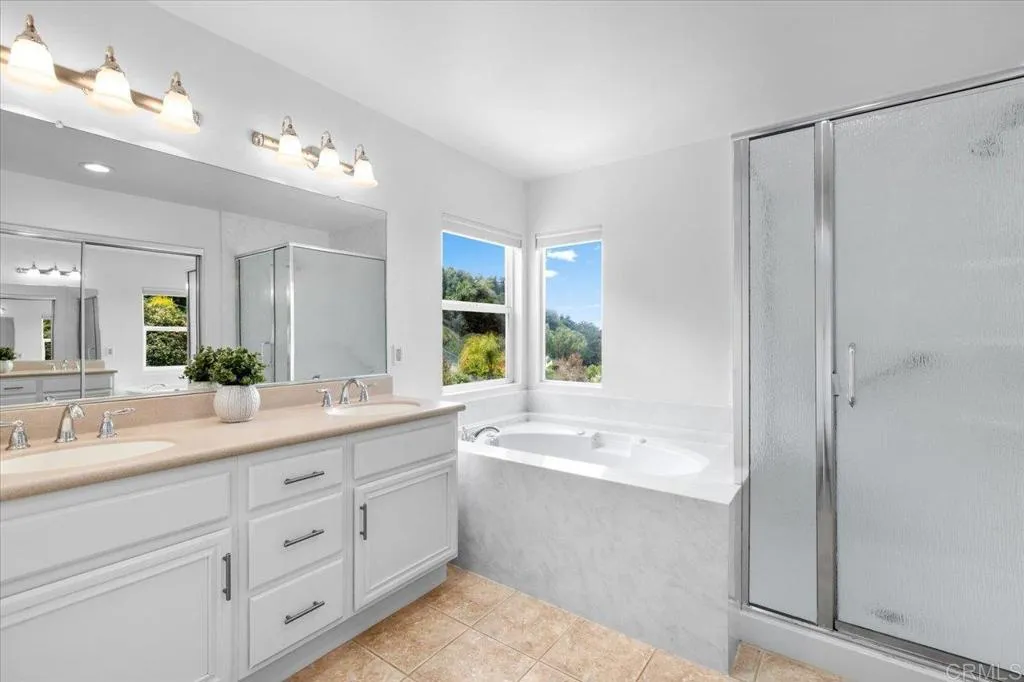 https://cdn.realtyfeed.com/cdn/127/306754587/5384ce2df70b054fcdb9b16100be9985.webp