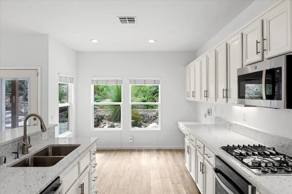 https://cdn.realtyfeed.com/cdn/127/306754587/d265f4a8a4b34509a7694a7c9db7a24e.webp