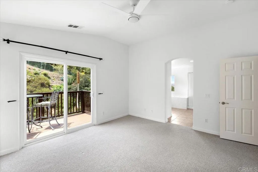 https://cdn.realtyfeed.com/cdn/127/306754587/dd86887354a8431a93aee458f512f858.webp