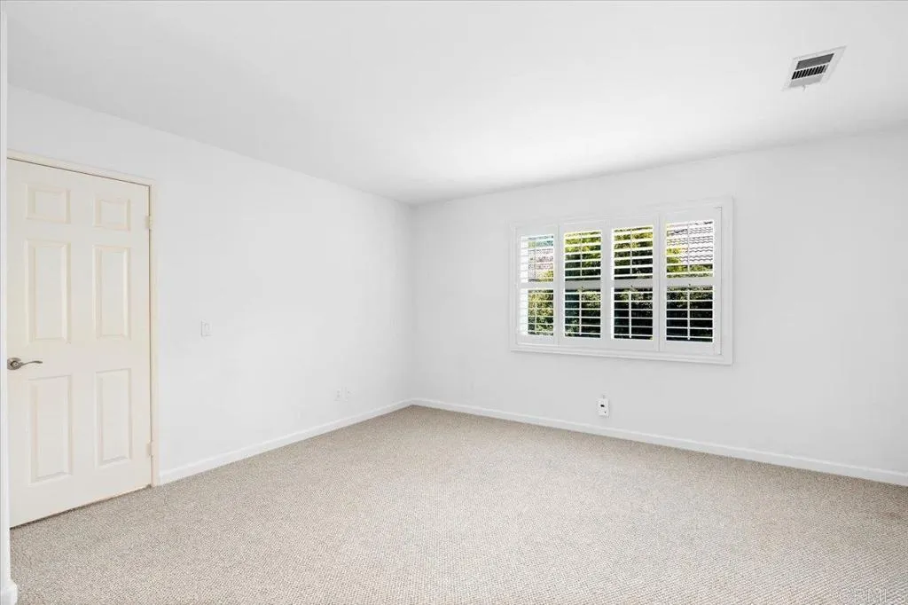 https://cdn.realtyfeed.com/cdn/127/306754587/ead7b5422e761bee133943a06efca937.webp