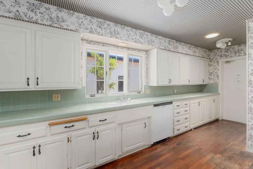 https://cdn.realtyfeed.com/cdn/127/306754588/53a790d7fb4d7bf53dacb790bc42f6a6.webp