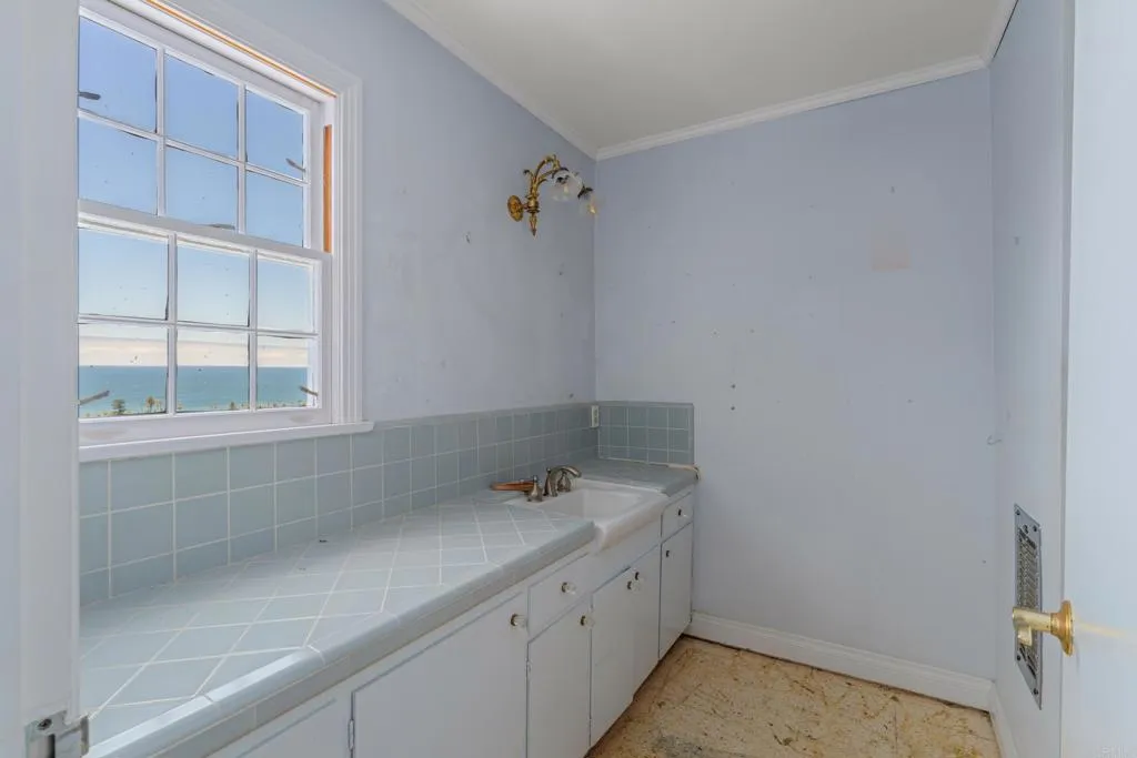 https://cdn.realtyfeed.com/cdn/127/306754588/6779fe17da3ae222ba6cbdf63bc80c79.webp