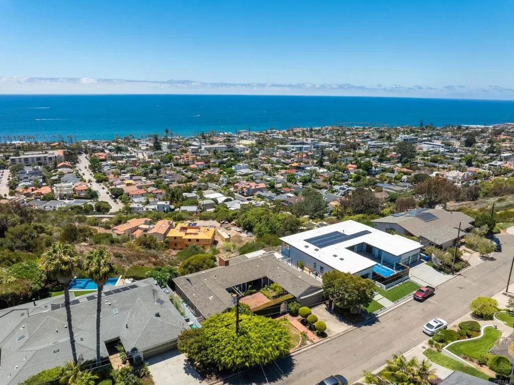 https://cdn.realtyfeed.com/cdn/127/306754588/6d4f3fa0bc60fe32961be3a0af09c66d.webp