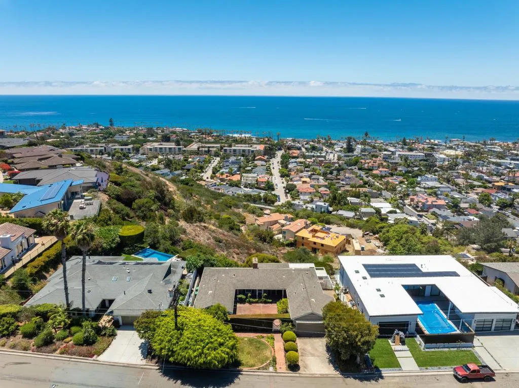 https://cdn.realtyfeed.com/cdn/127/306754588/99a5879963d0d99e52284ba9fc9c7884.webp