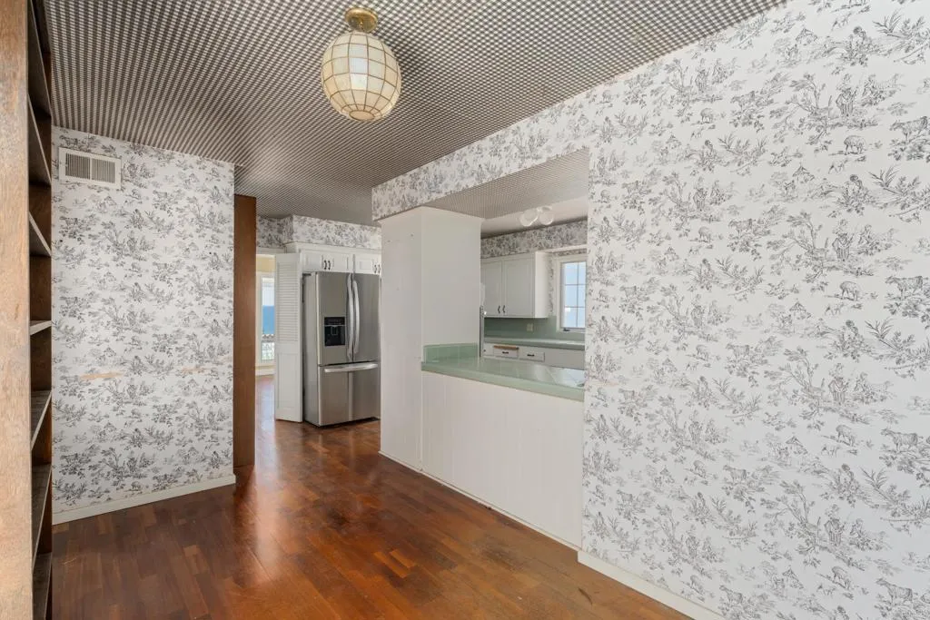 https://cdn.realtyfeed.com/cdn/127/306754588/9e56c1db79c508ea0c278b649ba5fb40.webp