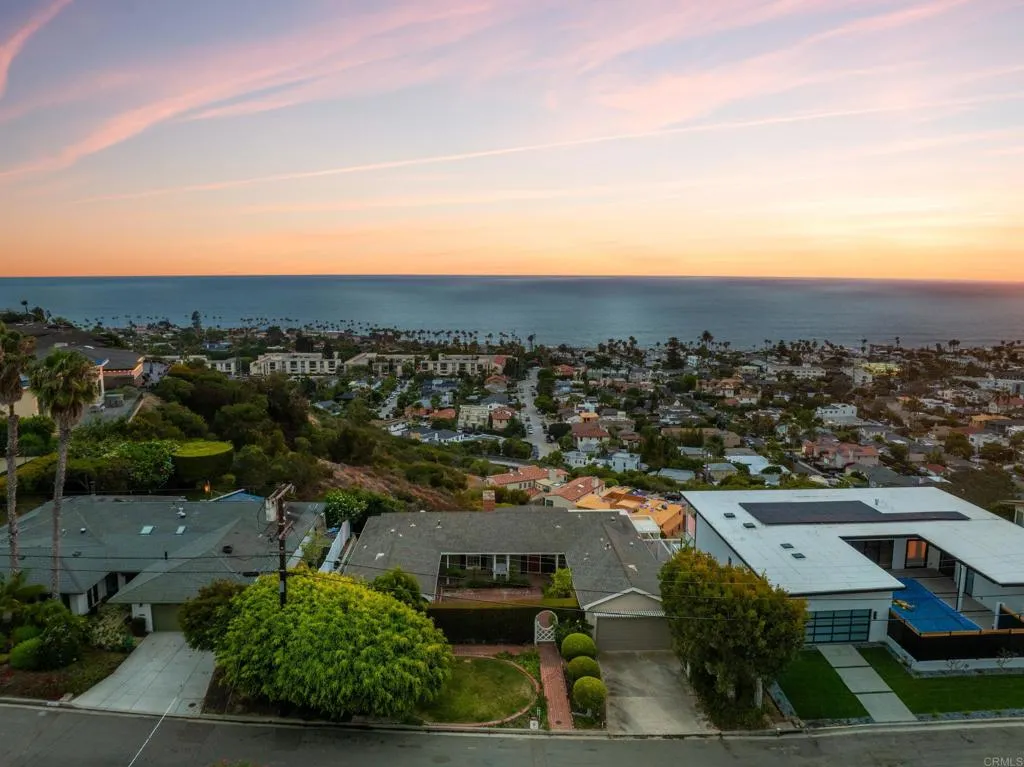 https://cdn.realtyfeed.com/cdn/127/306754588/b4547f9c3d23168d6f34fb899c364138.webp