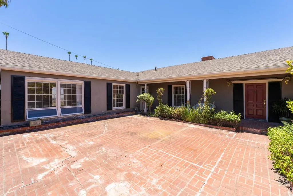 https://cdn.realtyfeed.com/cdn/127/306754588/eaf00b98df1ead699e31a5ece6c290b4.webp