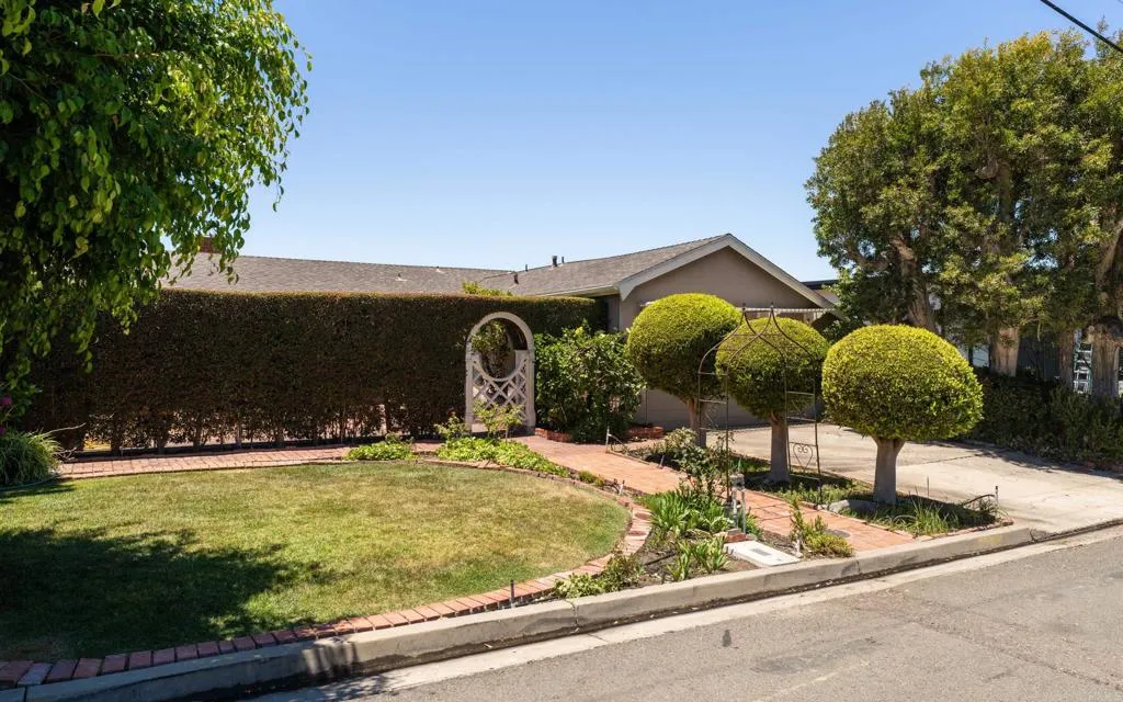 https://cdn.realtyfeed.com/cdn/127/306754588/ffa6b7047a3a99de84c1581a44516187.webp