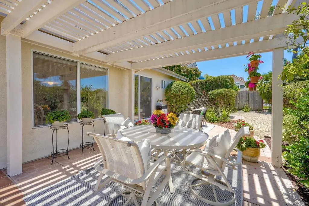 https://cdn.realtyfeed.com/cdn/127/306754591/8ea7cf8fe5640927bda1345aedbcffa1.webp