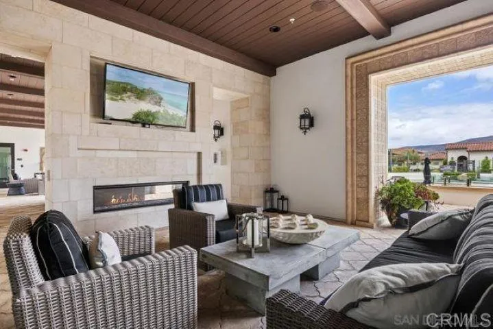 https://cdn.realtyfeed.com/cdn/127/306754596/02b58516107ece18fd1e093c9de94c6d.webp