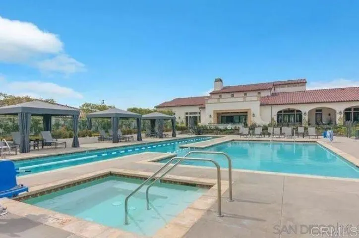 https://cdn.realtyfeed.com/cdn/127/306754596/1b030bb06e0cdd5cfe51938caf186ced.webp